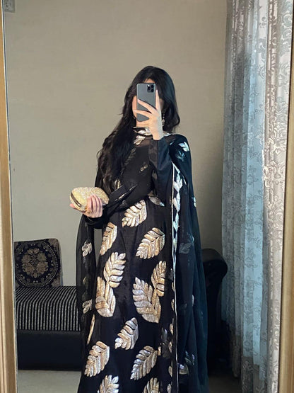 Zirwa Embroidered 3pc