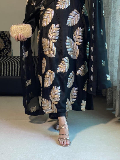 Zirwa Embroidered 3pc