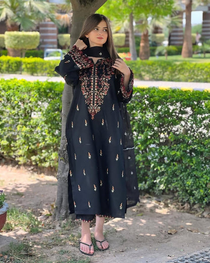 Parsa Embroidered 3PC lawn suit