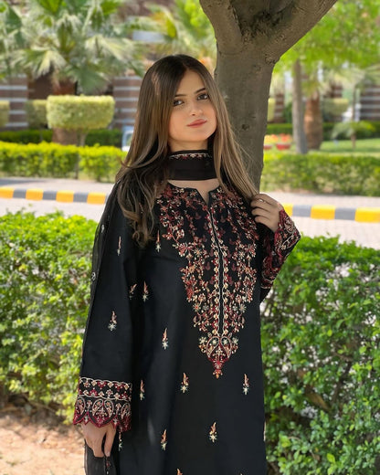Parsa Embroidered 3PC lawn suit