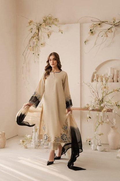 Safoora Embroidered 3-piece lawn suit