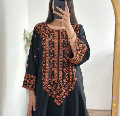 VELCIA EMBROIDERED 2PC
