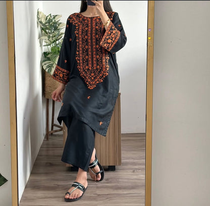 VELCIA EMBROIDERED 2PC