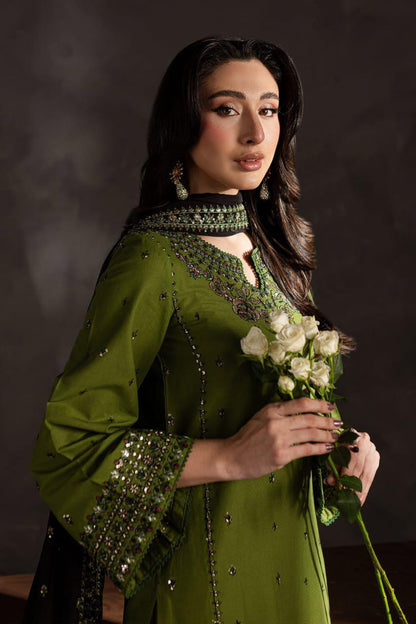 Ezzah Embroidered 3-piece set