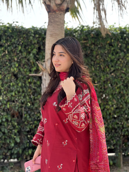 Dure Fishan Embroidered Furshi