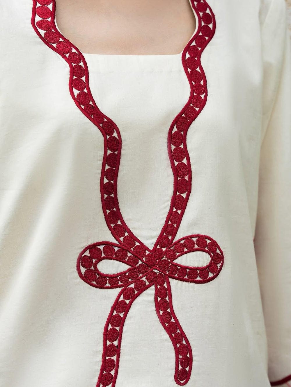 Bow Embroidered 3Pc