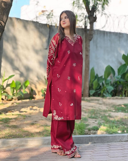 Dure Fishan Embroidered Furshi